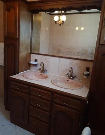 Chambres Avec Petit Dejeuner Dans Quartier Calme Kwatera prywatna
